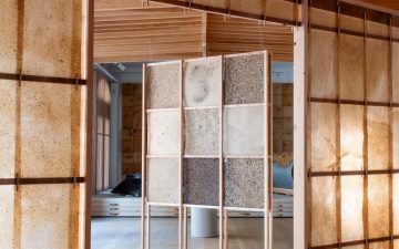 Датские дизайнеры создали биоматериал из обрезков древесины
